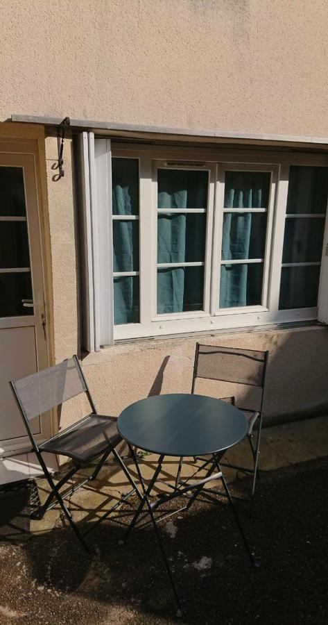 F2 Rdc Promo Cour Courseulles Sur Mer Exterior foto