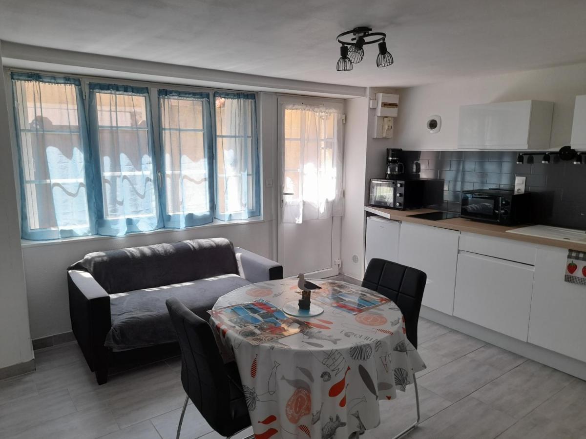 F2 Rdc Promo Cour Courseulles Sur Mer Exterior foto